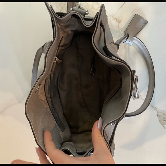 Michael Kors silver grey bag. Medium size. - Picture 5 of 7